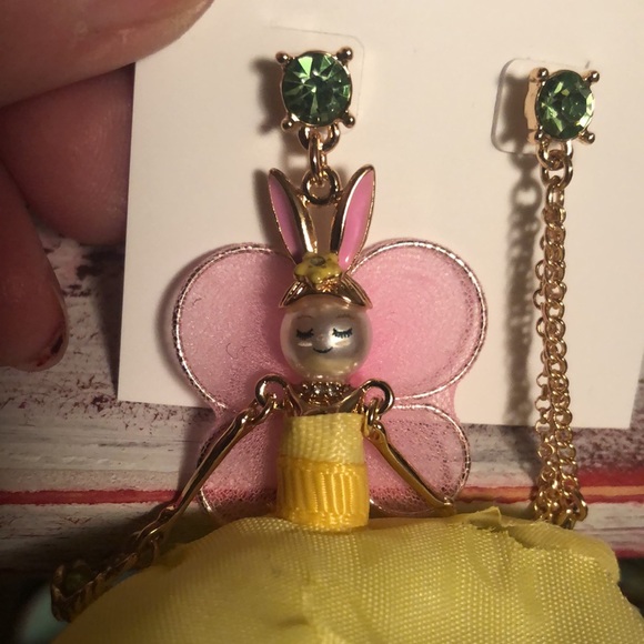 NWT - Easter Earrings Mix-Matched Betsey Johnson Bunny Earrings/RARE! - Picture 15 of 17